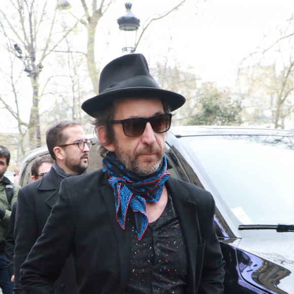 Arthur H - People à la sortie de l'hommage à Jacques Higelin au Cirque d'Hiver à Paris le 12 avril 2018.
