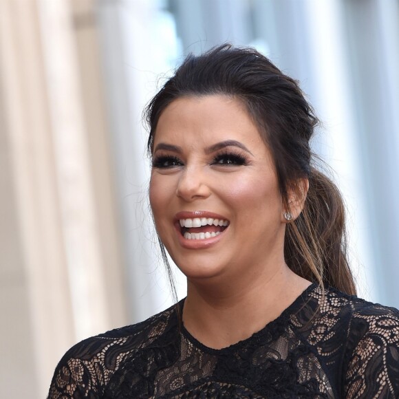 Eva Longoria, enceinte, reçoit son étoile sur le Walk Of Fame à Hollywood, le 16 avril 2018