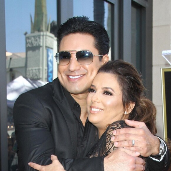 Eva Longoria enceinte, Mario Lopez - Eva Longoria reçoit son étoile sur le Walk Of Fame à Hollywood, le 16 avril 2018