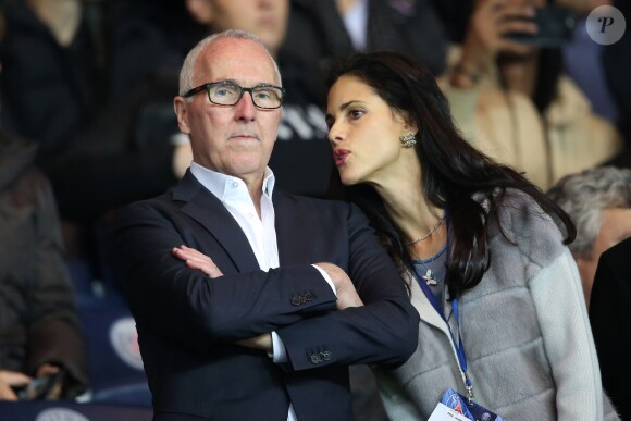Frank McCourt et sa compagne Monica Algarra - People assistent au match de ligue 1 entre le Psg et l'Olympique de Marseille à Paris le 23 octobre 2016. © Cyril Moreau/Bestimage