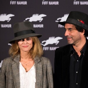 Vanessa Paradis et son compagnon Samuel Benchetrit au photocall du film "Chien" au 32e festival international du film francophone de Namur le 5 octobre 2017.