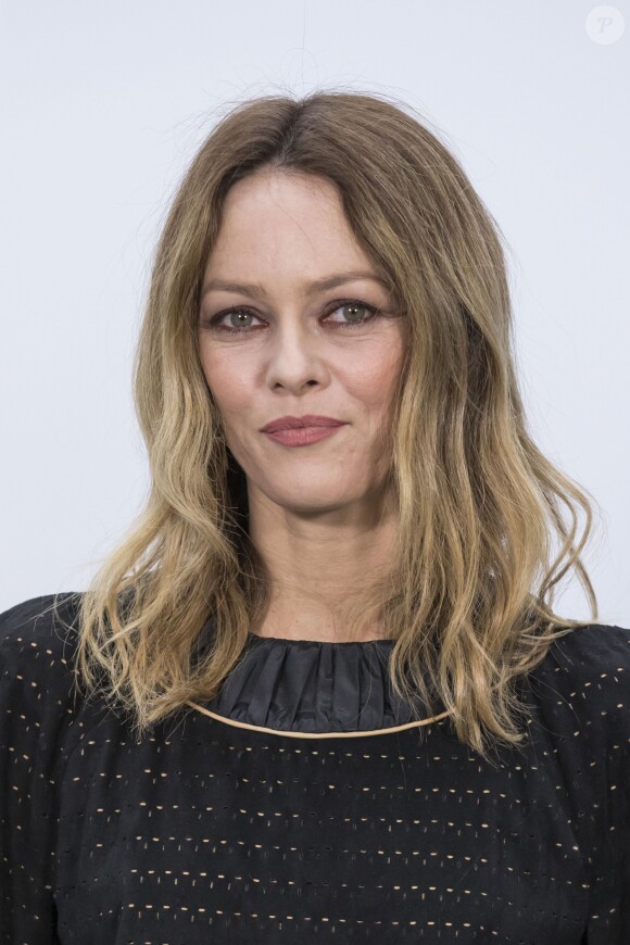 Vanessa Paradis lors du photocall au défilé de mode "Chanel" collection prêt-à-porter Automne-Hiver 2017/2018 au Grand Palais à Paris, France, le 7 mars 2017. © Olivier Borde/Bestimage