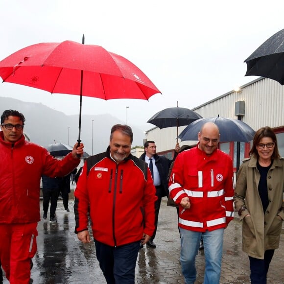 Exclusif - Visite de la princesse Caroline de Hanovre (Monaco) et de sa belle-fille Béatrice Borromeo Casiraghi, enceinte, au Campo Roya à Vintimille en Italie, camp géré par la Croix-Rouge italienne qui accueille les migrants, le 12 Avril 2018 - Jean-François Ottonello / Nice Matin / Bestimage Exclusive