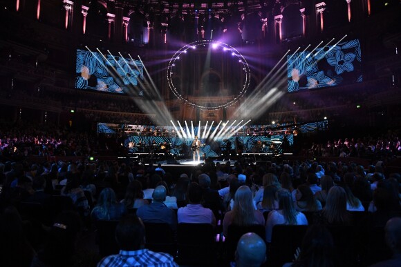 Shawn Mendes - Concert au théâtre Royal Albert Hall à l'occasion du 92e anniversaire de la reine Elizabeth II d'Angleterre à Londres le 21 avril 2018.