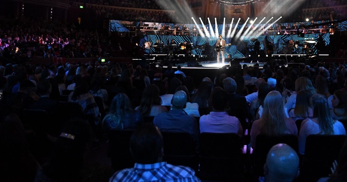 Shawn Mendes Concert au théâtre Royal Albert Hall à l'occasion du 92e anniversaire de la reine