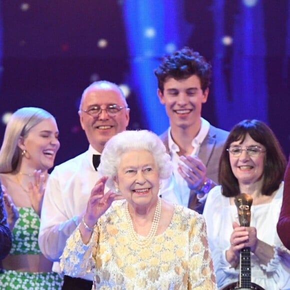 Sir Tom Jones, la reine Elisabeth II, Luke Evans et Le prince Charles, prince de Galles - Concert au théâtre Royal Albert Hall à l'occasion du 92e anniversaire de la reine Elizabeth II d'Angleterre à Londres le 21 avril 2018.