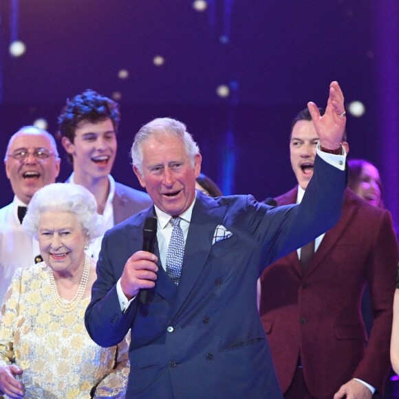 Sir Tom Jones, La reine Elizabeth II d'Angleterre, Le prince Charles, Luke Evans et Kylie Minogue - Concert au théâtre Royal Albert Hall à l'occasion du 92e anniversaire de la reine Elizabeth II d'Angleterre à Londres le 21 avril 2018.