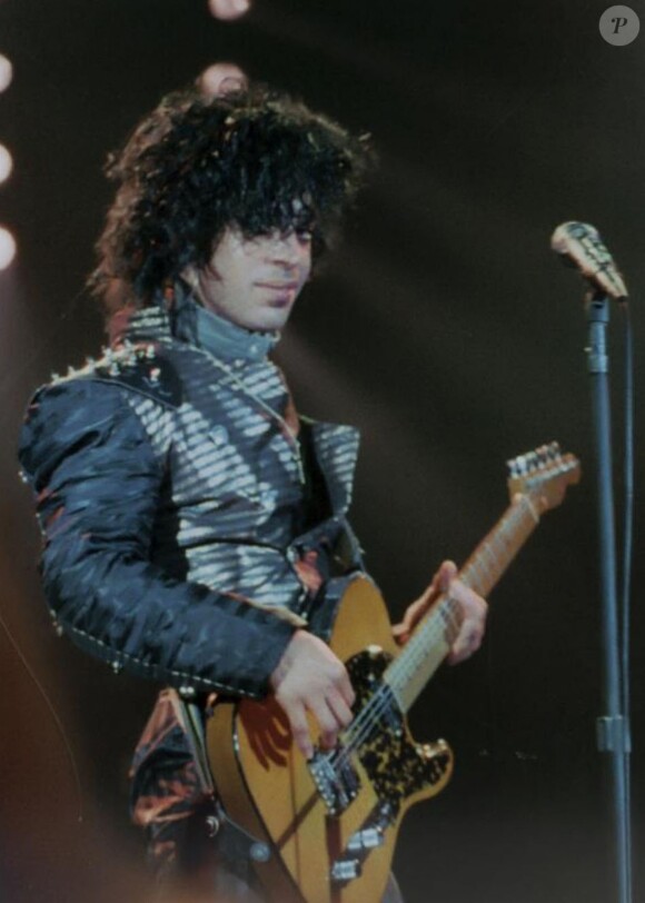 Présentation des effets personnels du chanteur Prince pour une vente aux enchères qui aura lieu au Hard Rock Café à New York le 18 mai 2018.