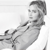 Jennifer Lawrence retrouve la maison Dior le temps d'une campagne estivale pour la collection printemps-été 2018.