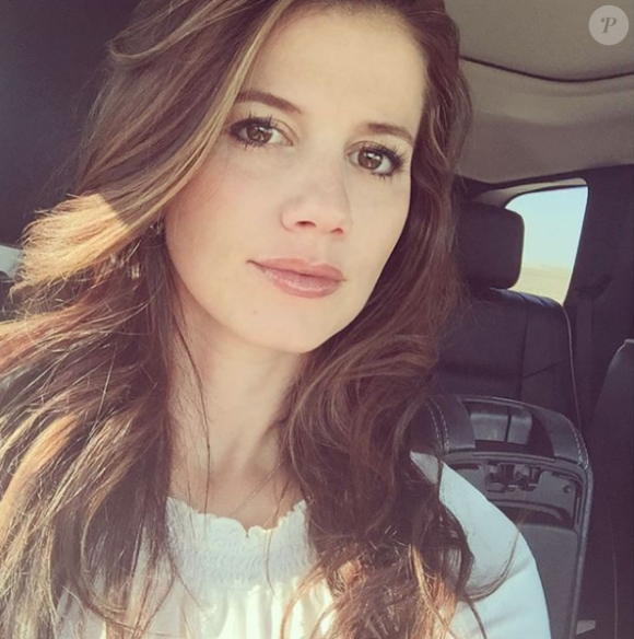 Staci Felker affirme avoir été abandonnée par son mari, Evan Felker, qui serait parti vivre une nouvelle relation avec Miranda Lambert.