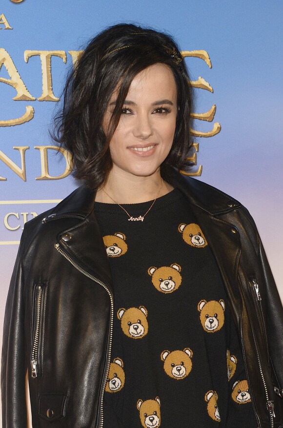 Alizée (collier avec le prénom de sa fille Annily) - Avant-première du film "Clochette et la Créature légendaire" au Gaumont Champs-Elysées à Paris, le 20 mars 2015.