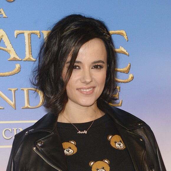 Alizée (collier avec le prénom de sa fille Annily) - Avant-première du film "Clochette et la Créature légendaire" au Gaumont Champs-Elysées à Paris, le 20 mars 2015.