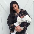 Kylie Jenner prend la pose avec sa fille Stormi le 1er mars 2018