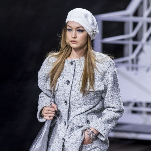 Gigi Hadid au défilé croisière de Chanel, à Paris, le 3 mai 2018.