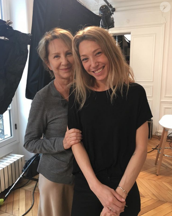 Nathalie Baye et Laura Smet sur le tournage du premier court métrage de Laura, le 25 mars 2018.