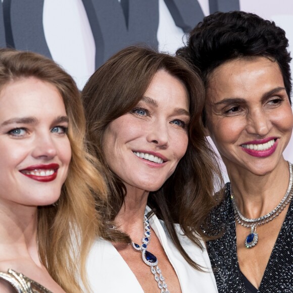 Natalia Vodianova, Carla Bruni-Sarkozy et Farida Khelfa lors du photocall du défilé de mode "Fashion For Relief" lors du Festival International du Film de Cannes, France, le 13 mai 2018. © Cyril Moreau/Bestimage