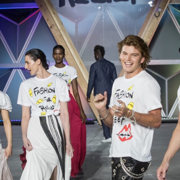 Michelle Rodriguez, Erin O'Connor, Jordan Barrett et Casey Spooner lors du défilé de mode "Fashion For Relief" lors du Festival International du Film de Cannes, France, le 13 mai 2018 © Cyril Moreau/Bestimage