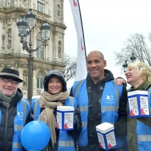 Christian Rauth, Valérie Trierweiler, Romain Magellan, Maïtena Biraben lors du lancement de la campagne du Secours Populaire "Don'Actions" sur le parvis de l'hôtel de ville de Paris le 20 janvier 2018. © Giancarlo Gorassini / Bestimage