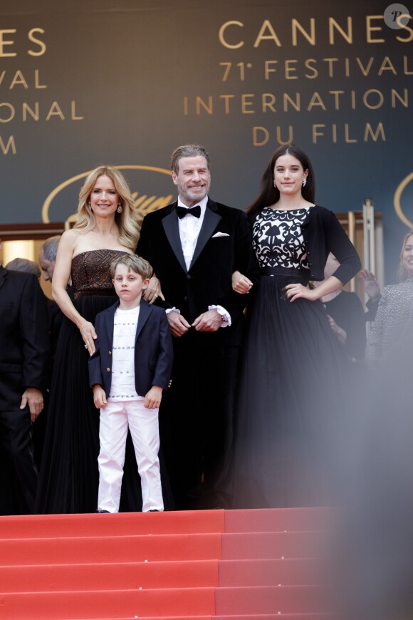 John Travolta et sa femme Kelly Preston avec leurs enfants Ella Bleue Travolta et Benjamin Travolta - Montée des marches du film "'Solo: A Star Wars Story' " lors du 71ème Festival International du Film de Cannes le 15 mai 2018. © Jacovides/Borde/Moreau/Bestimage