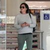 Exclusif - Shannen Doherty fait du shopping dans les rues de Beverly Hills, le 10 mai 2018.