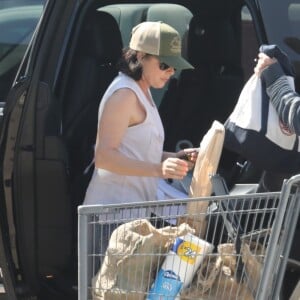 Shannen Doherty fait ses courses avec sa mère Rosa Elizabeth chez Trancas Market à Malibu, le 29 avril 2018.