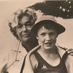 Benjamin Castaldi avec sa grand-mère Simone Signoret sur une ancienne photo, publiée le 16 mai 2018 sur Instagram