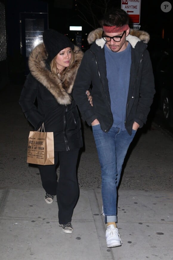 Exclusif - Hilary Duff et son compagnon Matthew Koma sont allés diner en amoureux au restaurant Russ & Daughters à New York, le 10 avril 2018