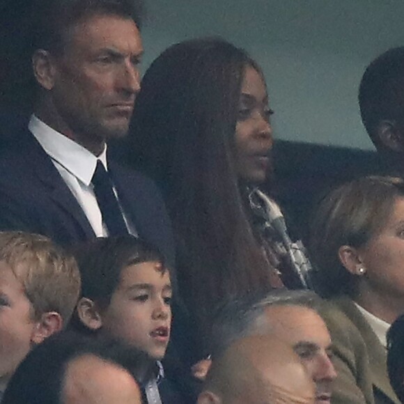 Hervé Renard et sa compagne Viviane Dièye - Les célébrités dans les tribunes assistent à la finale de la Ligue Europa, l'Olympique de Marseille contre l'Atlético de Madrid au stade Groupama à Decines-Charpieu banlieue de Lyon, France, le 16 mai 2018. L'Atlético de Madrid a gagné 3-0. © Cyril Moreau/Bestimage  Celebs attending the UEFA Europa League, Final football match between Olympique de Marseille and Atletico de Madrid at Groupama Stadium in Decines-Charpieu near Lyon, France, on May 16, 2018. Atletico de Madrid won 3-0.16/05/2018 - Lyon