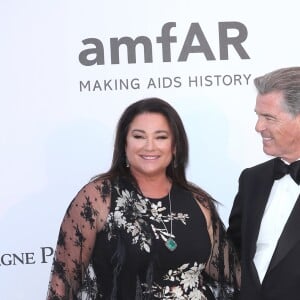 Pierce Brosnan et sa femme Keely Shaye Smith - Photocall de la soirée "amfAR Gala Cannes 2018" à l'Eden Roc au Cap d'Antibes, le 17 mai 2018. © Jacovides/Borde/Moreau/Bestimage