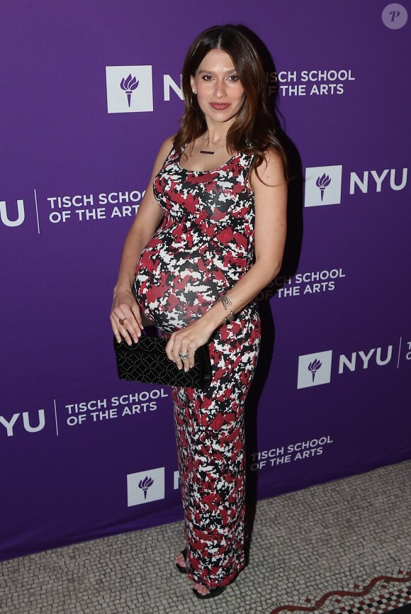 Hilaria Baldwin enceinte - People au gala "2018 NYU Tisch" à New York, le 16 avril 2018. © Morgan Dessalles/Bestimage