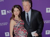 Alec Baldwin papa pour la 5e fois : L'acteur, gaga, pose avec son bébé