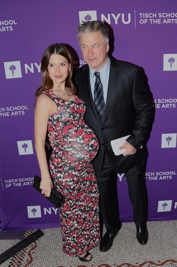 Alec Baldwin et sa femme Hilaria Baldwin enceinte - People au gala "2018 NYU Tisch" à New York, le 16 avril 2018. © Morgan Dessalles/Bestimage