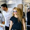 Shakira arrive à l'aéroport de Miami, le 7 mars 2018.
