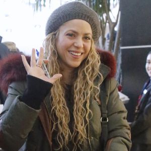 La chanteuse Shakira a accompagné ses parents, William Mebarak Chadid et Nidia del Carmen Ripoll Torrado, à l'aéroport JFK de New York, avec son mari Gerard Piqué et leurs enfants Milan et Sasha. Le 29 décembre 2017.