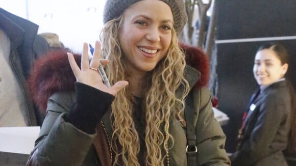 Shakira reprend "Quelqu'un m'a dit", Carla-Bruni Sarkozy valide