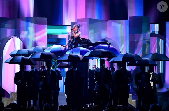 Ariana Grande lors de la cérémonie des Billboard Music Awards au MGM Grand Garden Arena de Las Vegas le 20 mai 2018