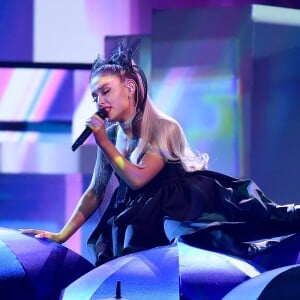 Ariana Grande lors de la cérémonie des Billboard Music Awards au MGM Grand Garden Arena de Las Vegas le 20 mai 2018