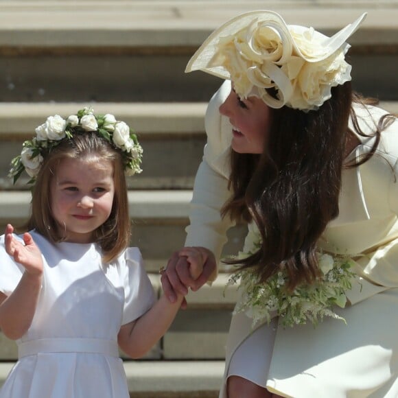 La duchesse Catherine de Cambridge au mariage du prince Harry et de Meghan Markle le 19 mai 2018 à Windsor. Elle portait pour l'occasion une nouvelle bague à la main droite.