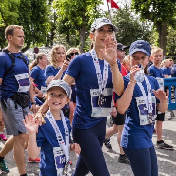 La princesse Mary de Danemark et ses enfants le prince Christian, la princesse Isabella, le prince Vincent et la princesse Josephine ont couru la Royal Run organisée pour les 50 ans du prince Frederik, à Copenhague/Frederiksberg, le 21 mai 2018.