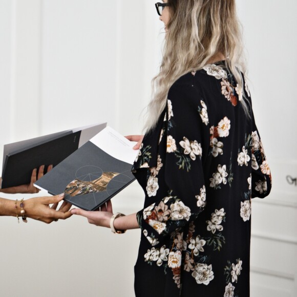 La princesse Mary de Danemark remet des bourses à quelques étudiants d'Australie, de Copenhague, Danemark, le 17 mai 2018.