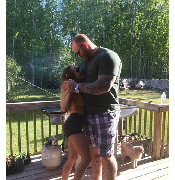 Thor Bjornsson, de la série "Game of Thrones" répond à ceux qui oseraient se moquer de la différence de taille qu'il affiche avec sa compagne.