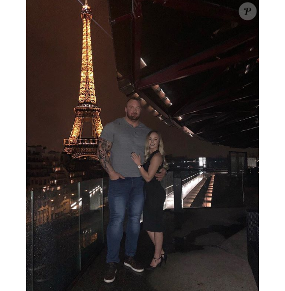 Thor Bjornsson, de la série "Game of Thrones" répond à ceux qui oseraient se moquer de la différence de taille qu'il affiche avec sa compagne.