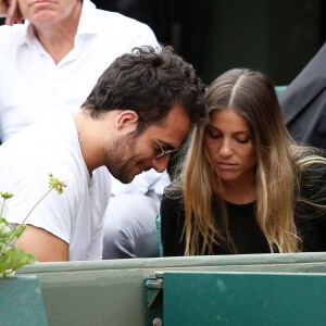 Amir Haddad et sa femme Lital en tribune lors des internationaux de tennis de Roland-Garros le 28 mai 2018. © Dominique Jacovides / Cyril Moreau / Bestimage