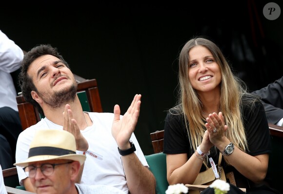 Amir Haddad et sa femme Lital en tribune lors des internationaux de tennis de Roland-Garros le 28 mai 2018. © Dominique Jacovides / Cyril Moreau / Bestimage