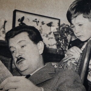 Archive - Collection Personelle - Décès de Pierre Bellemare à l'âge de 88 ans - Pierre Bellemare avec son fils Pierre Dhostel. 1960.
