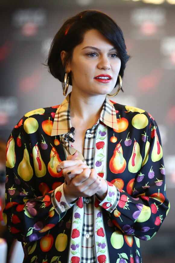 Jessie J participe à une conférence de presse pour la marque "Make Up For Ever" au Ginza Six à Tokyo, le 19 juillet 2017.
