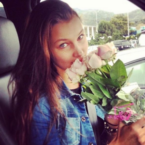 Bella Hadid à 16 ans. Photo publiée en décembre 2017.