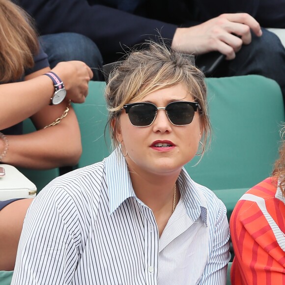 Bérengère Krief - People dans les tribunes lors des Internationaux de France de Tennis de Roland-Garros à Paris le 1er juin 2018.