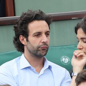 Laurie Cholewa et son fiancé Greg Levy - People dans les tribunes lors des Internationaux de France de Tennis de Roland-Garros à Paris le 1er juin 2018.