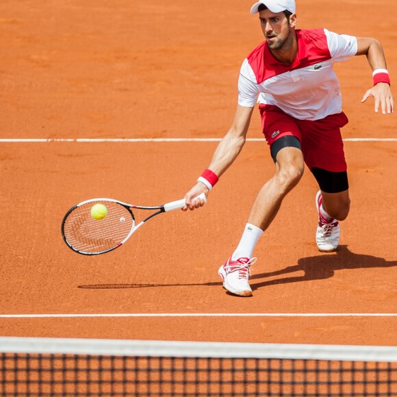 Novak Djokovic contre Martin Klizan lors du tournoi de Barcelone "Open Banc Sabadell", le 25 avril 2018.